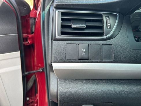 Used 2016 Toyota Camry SE image 19