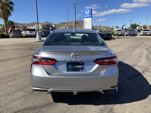 Used 2023 Toyota Camry SE image 7