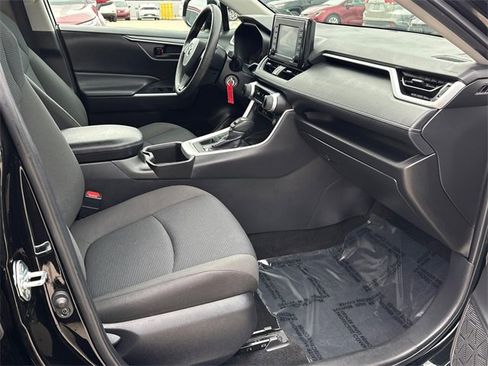 Certified 2022 Toyota RAV4 LE image 10