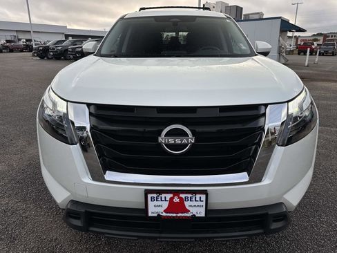 Used 2023 Nissan Pathfinder SV image 9