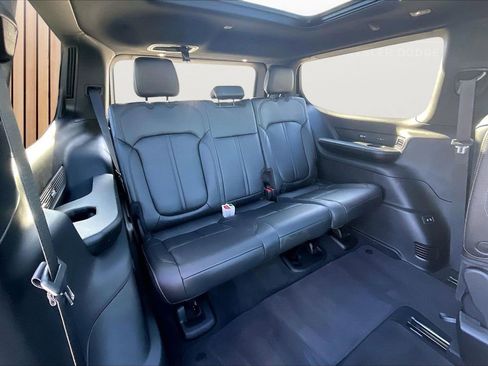 New 2026 Jeep Grand Wagoneer 4WD w/ Premium Group I image 26