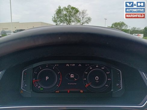 Used 2022 Volkswagen Tiguan SEL R-Line AWD/4WD image 8