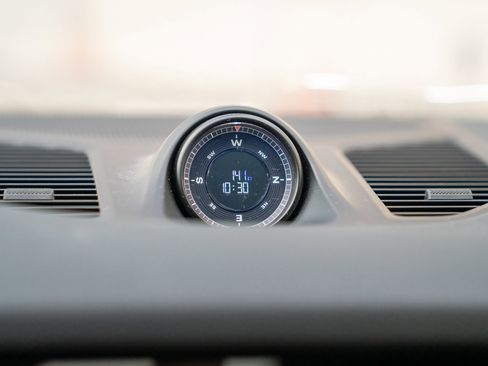 Used 2024 Porsche Cayenne image 17