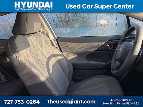 Used 2025 Subaru Crosstrek 2.0i Premium image 8