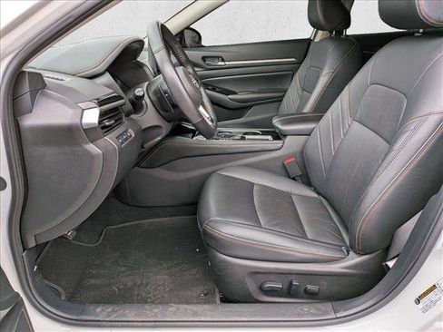 Used 2024 Nissan Altima 2.5 SR w/ SR Premium Package image 17