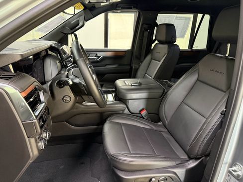 Certified 2025 GMC Yukon Denali AWD/4WD image 31