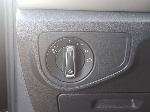 Used 2021 Volkswagen Atlas SE FWD image 6