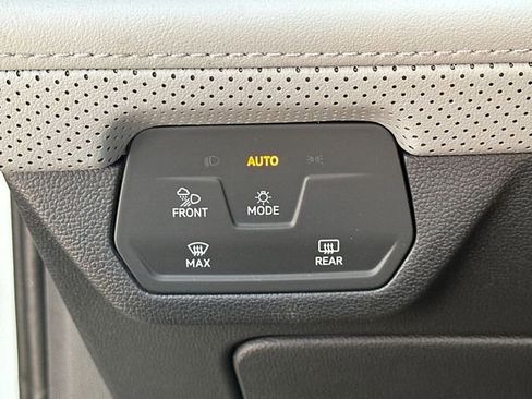 Certified 2025 Volkswagen Atlas Peak Edition SE image 34