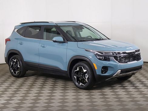 Used 2026 Kia Seltos EX AWD/4WD image 2