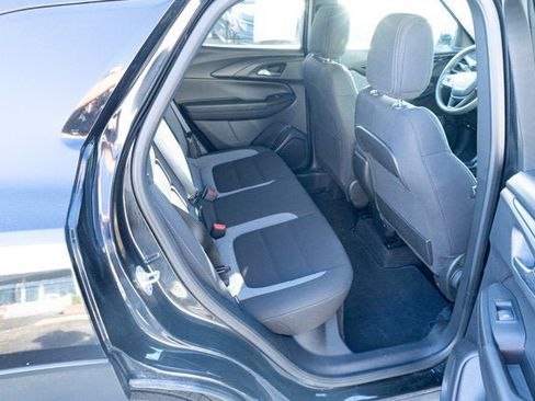 Used 2025 Chevrolet TrailBlazer LT image 36