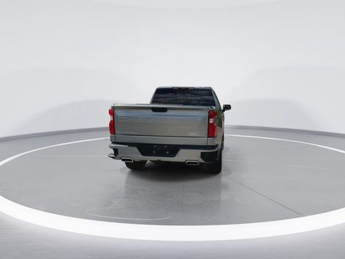 Used 2025 Chevrolet Silverado 1500 High Country w/ Technology Package AWD/4WD image 9