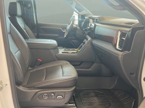 Used 2025 GMC Sierra 2500 Denali w/ Denali Reserve Package AWD/4WD image 24