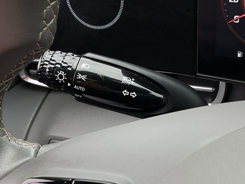 Used 2025 Hyundai Elantra SEL image 26