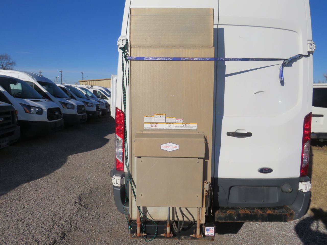 Used 2018 Ford Transit 250 148 High Roof RWD image 18