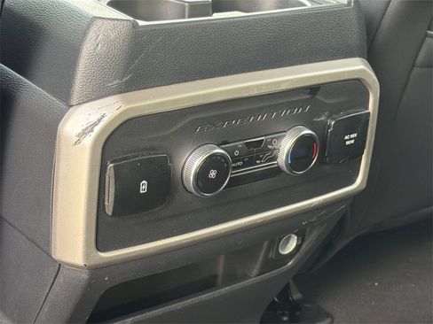 Used 2024 Ford Expedition XLT image 26
