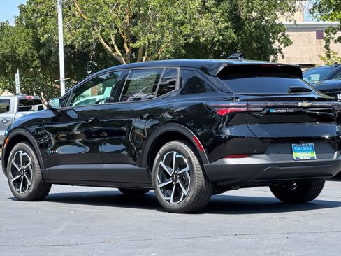 New 2026 Chevrolet Equinox EV LT w/ Comfort Package AWD/4WD image 5