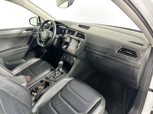 Used 2019 Volkswagen Tiguan SEL Premium w/ 3rd Row Seat Package AWD/4WD image 33