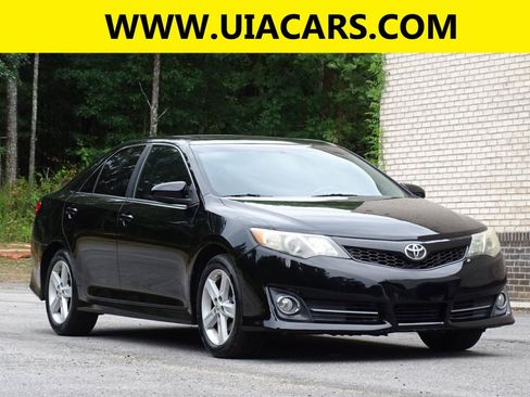 Used 2012 Toyota Camry SE FWD image 4