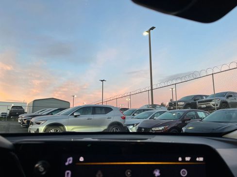 Used 2025 Chevrolet Trax LT image 18