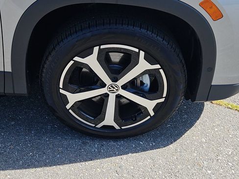 Certified 2026 Volkswagen Tiguan SE AWD/4WD image 10