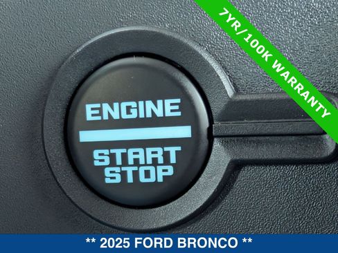 Used 2025 Ford Bronco Badlands image 32