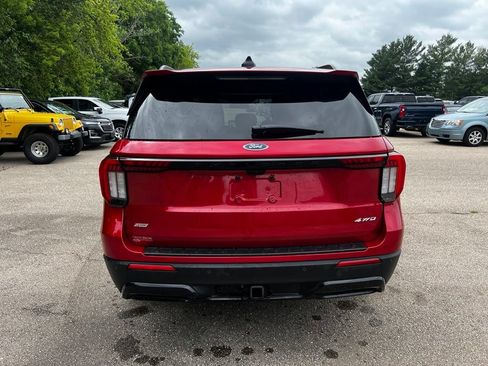 Used 2025 Ford Explorer ST-Line w/ ST-Line Street Pack AWD/4WD image 4