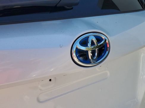 Used 2018 Toyota RAV4 Limited image 27
