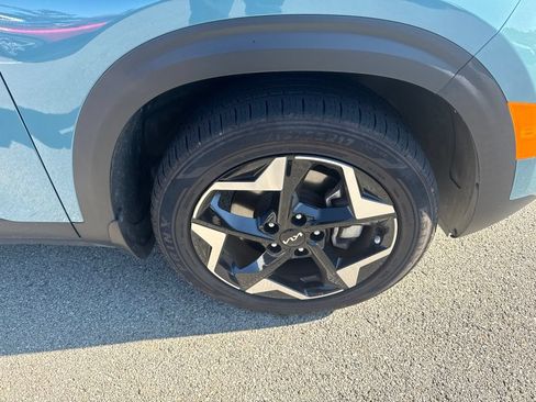 Certified 2024 Kia Seltos EX AWD/4WD image 9