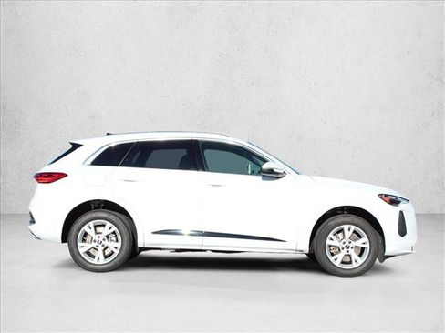 Certified 2025 Audi Q5 Premium w/ Convenience Package AWD/4WD image 6