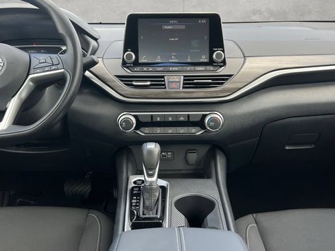 New 2026 Nissan Altima 2.5 SV FWD image 4