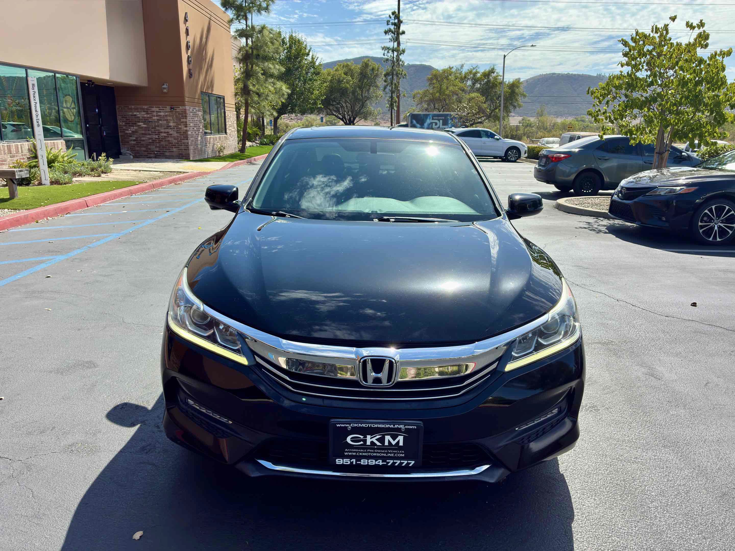 Used 2017 Honda Accord EX-L image 5