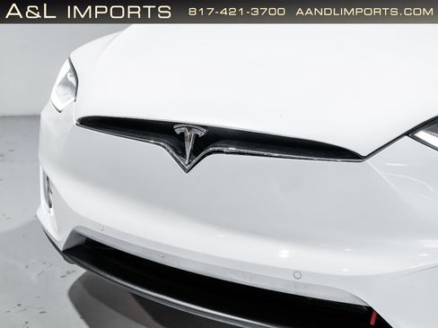 Used 2018 Tesla Model X 75D image 5
