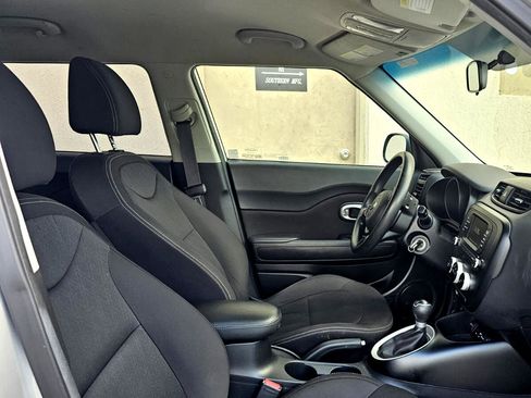 Used 2018 Kia Soul ! image 20