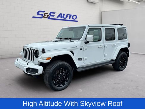 Used 2023 Jeep Wrangler Unlimited Sahara AWD/4WD image 1