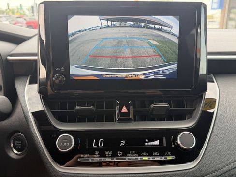 Used 2025 Toyota Corolla SE FWD image 18