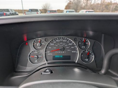 Used 2024 GMC Savana 2500 w/ Driver Convenience Package image 11