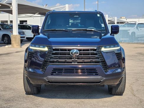 Used 2024 Lexus GX 550 w/ Cold Area Package AWD/4WD image 2