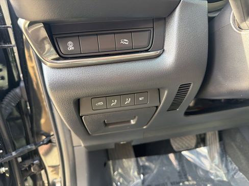 Used 2023 MAZDA CX-30 AWD 2.5 S w/ Premium Package image 18