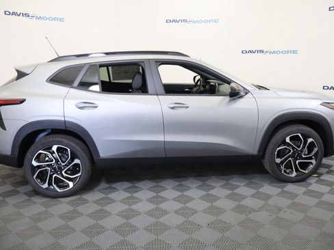 New 2026 Chevrolet Trax RS FWD image 5