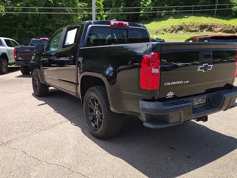 Used 2019 Chevrolet Colorado Z71 w/ Z71 Midnight Edition AWD/4WD image 3