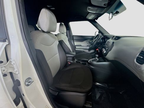 Used 2017 Kia Soul FWD image 27