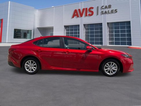 Used 2025 Toyota Camry LE FWD image 7