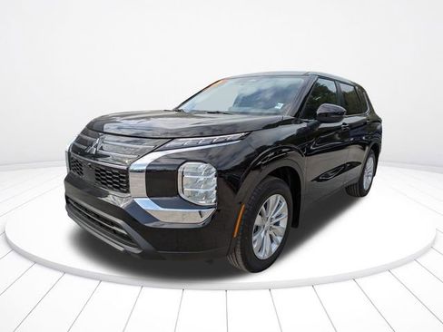 New 2025 Mitsubishi Outlander ES image 8