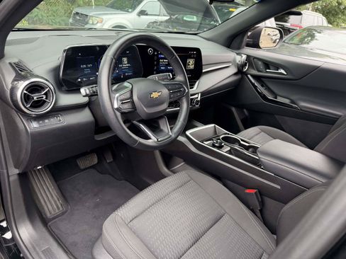 Used 2026 Chevrolet Equinox LT AWD/4WD image 10