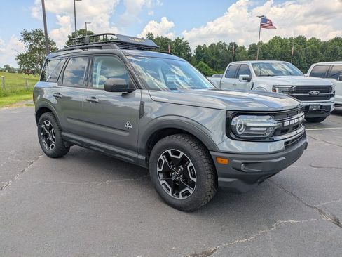 Used 2021 Ford Bronco Sport Outer Banks AWD/4WD image 2