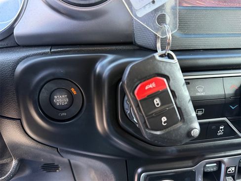 Used 2021 Jeep Wrangler Unlimited Sport image 30