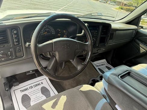 Used 2006 Chevrolet Silverado 1500 LT w/ Light Duty Power Package AWD/4WD image 10