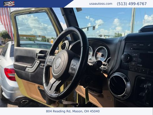 Used 2013 Jeep Wrangler Unlimited Sahara w/ Dual Top Group AWD/4WD image 25
