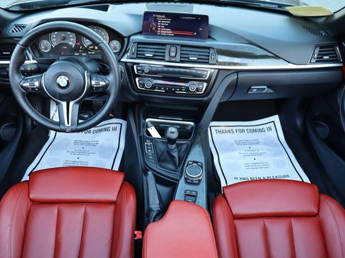 Used 2015 BMW M4 Convertible image 10