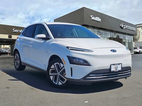 Used 2023 Hyundai Kona SE FWD image 1